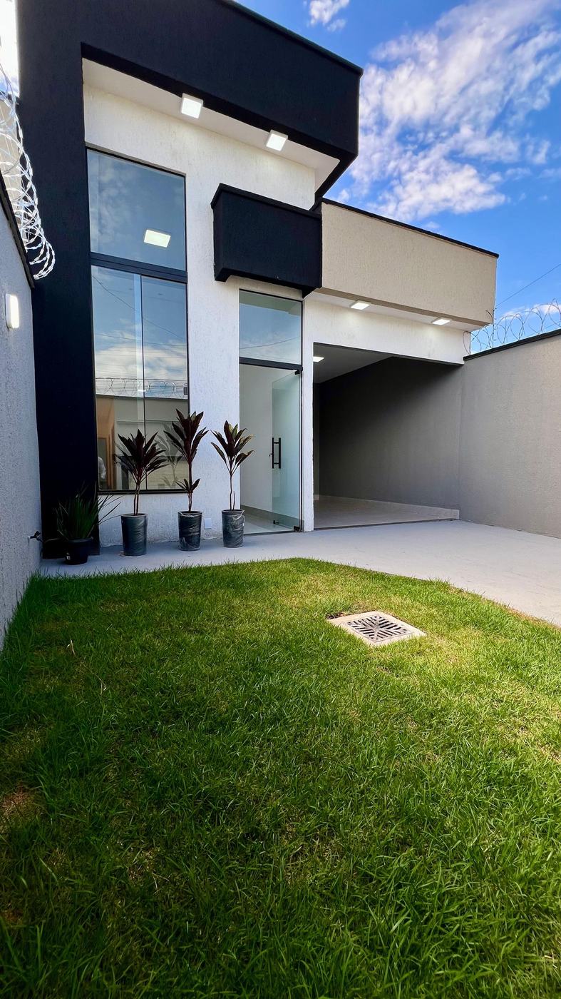 Casa 3 Quartos — próx. Maternidade Nascer Cidadão