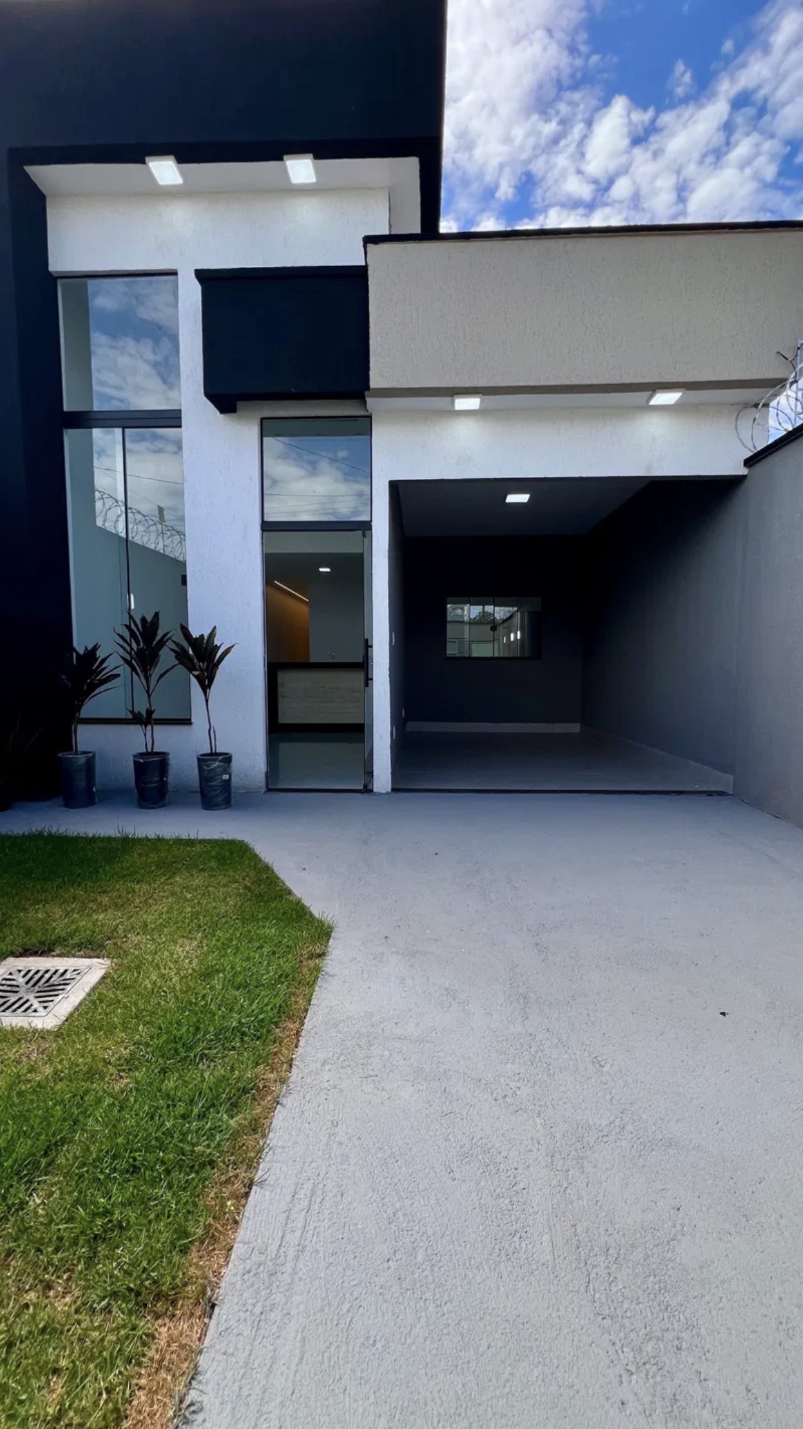 Casa 3 Quartos — próx. Maternidade Nascer Cidadão