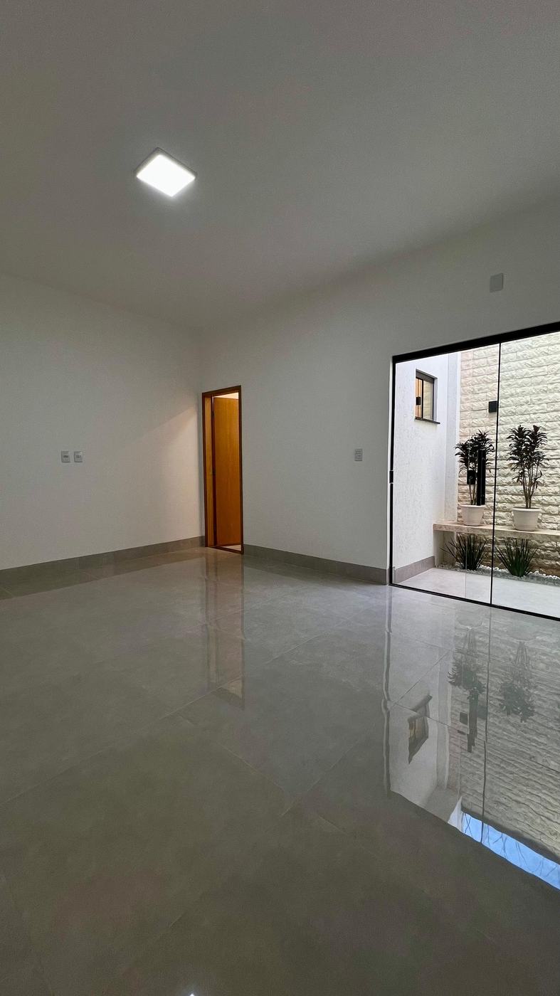 Casa 3 Quartos — próx. Maternidade Nascer Cidadão