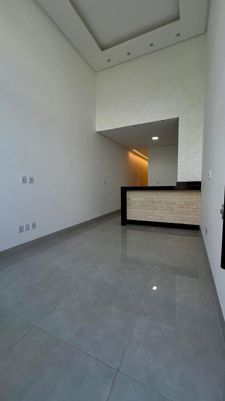 Casa 3 Quartos — próx. Maternidade Nascer Cidadão